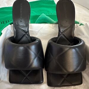 Bottega Veneta Black Quilted LIDO Mule Sandal in black